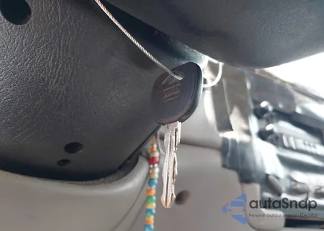 2000 Chevrolet S Truck из США, поврежденный, VIN 1GCCS19W2YK287006